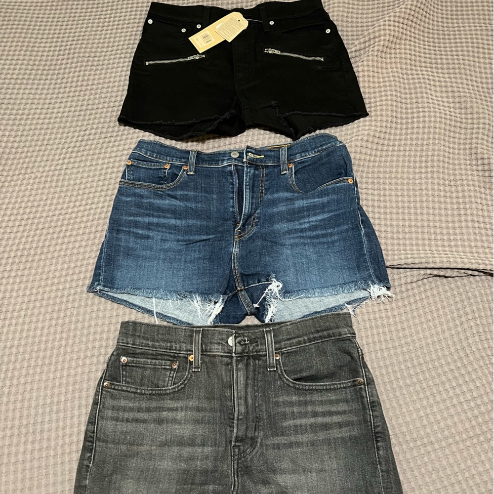 Levi’s Cut Off Denim Shorts lot